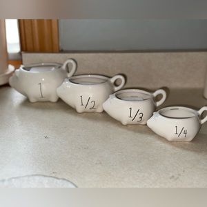Rae dunn pig measuring cups - yes